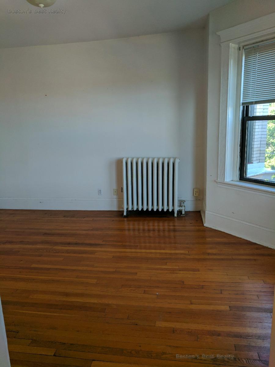 1318 Commonwealth Ave, Brighton