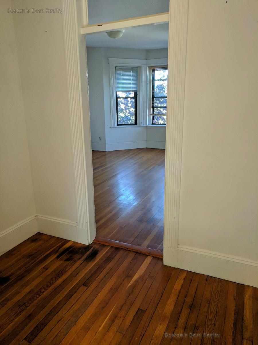 1318 Commonwealth Ave, Brighton