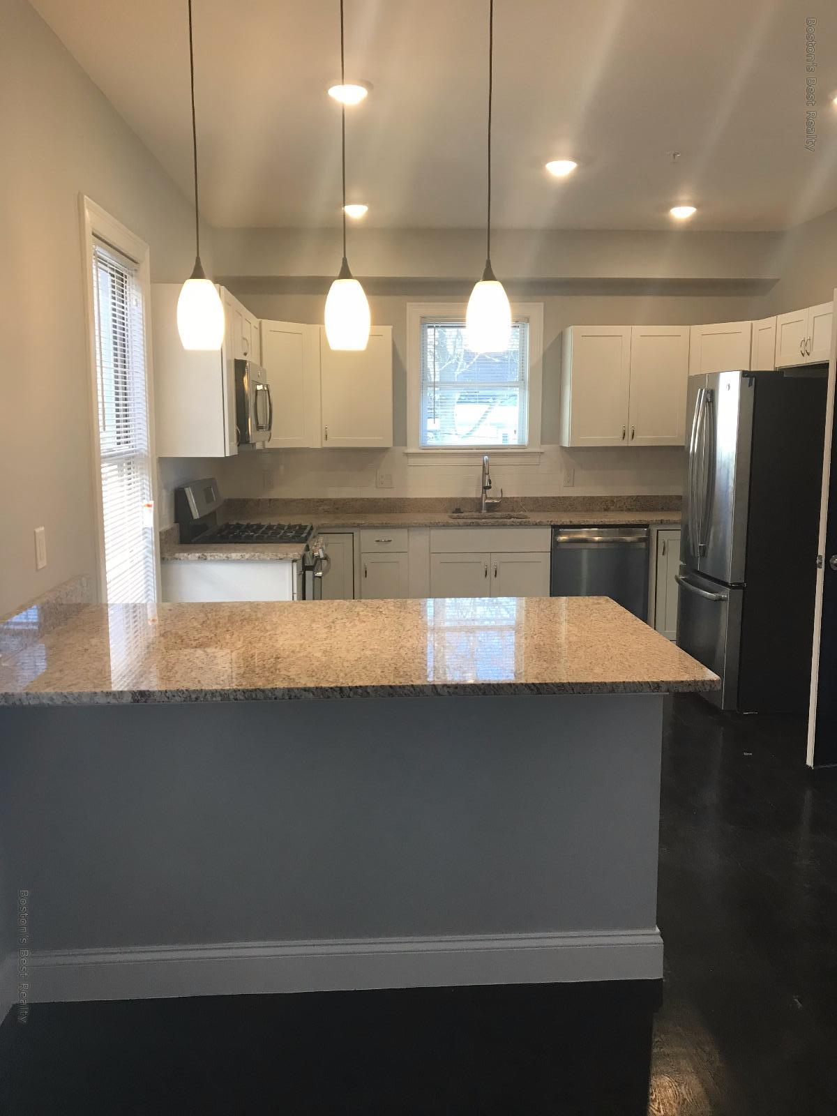 4 bed, 2 bath apartment for rent at 43 Saint Paul St Unit 1, Coolidge Corner — photo 2 of 10