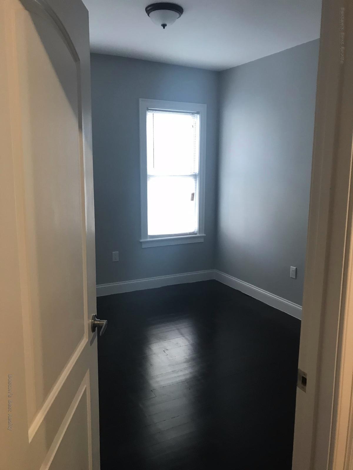 4 bed, 2 bath apartment for rent at 43 Saint Paul St Unit 1, Coolidge Corner — photo 9 of 10
