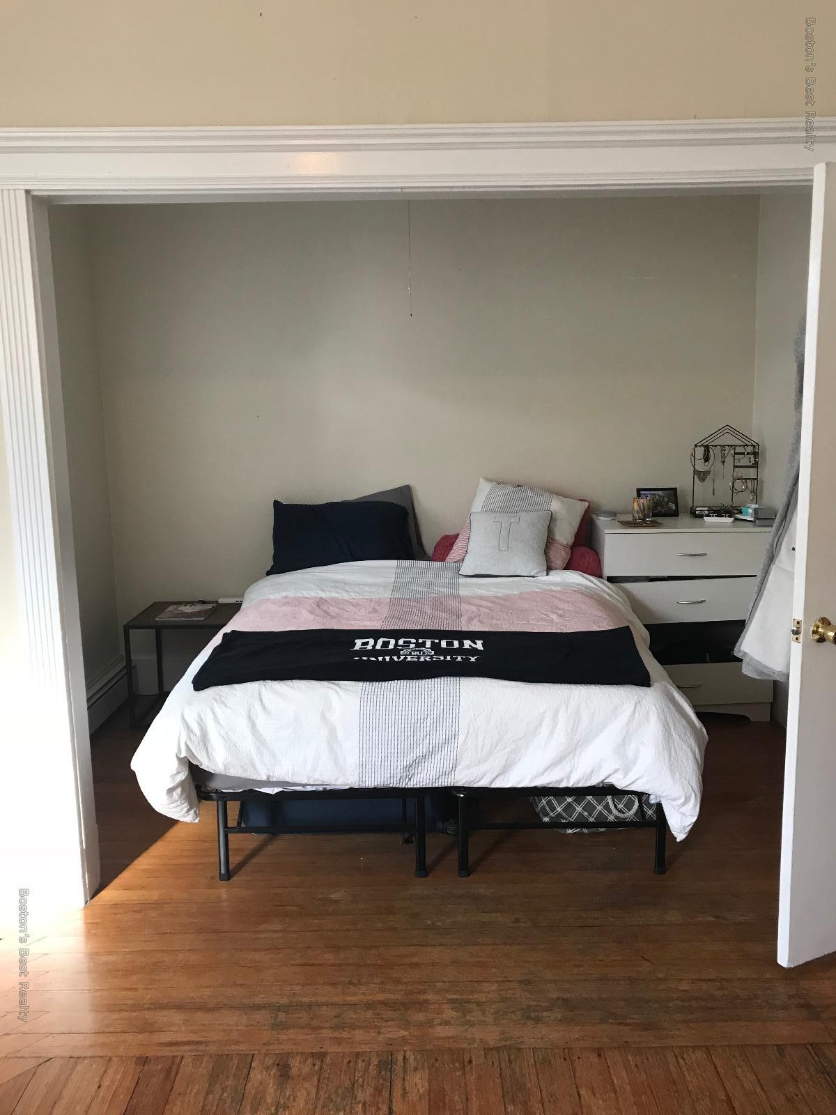3 bed, 2 bath apartment for rent at 21 Chester St Unit 1, Allston — photo 3 of 9