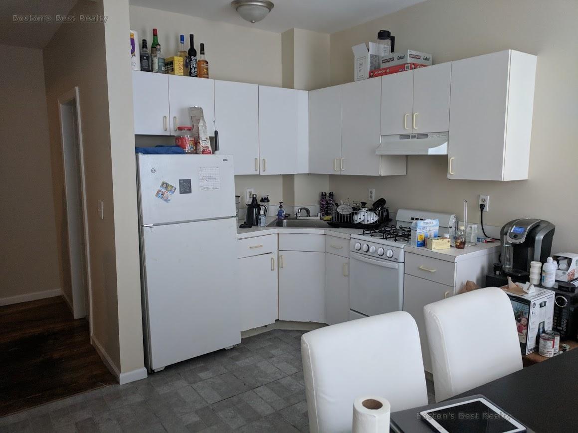 1 split bed, 1 bath apartment for rent at 19 Chester St Unit 7, Allston — photo 3 of 4