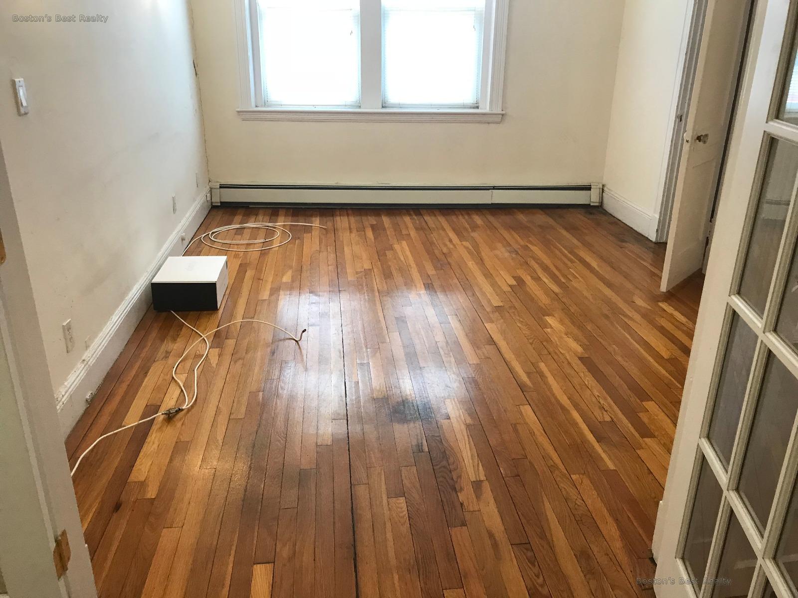 1 split bed, 1 bath apartment for rent at 17 Lothian Rd Unit 101, Brighton — photo 3 of 8