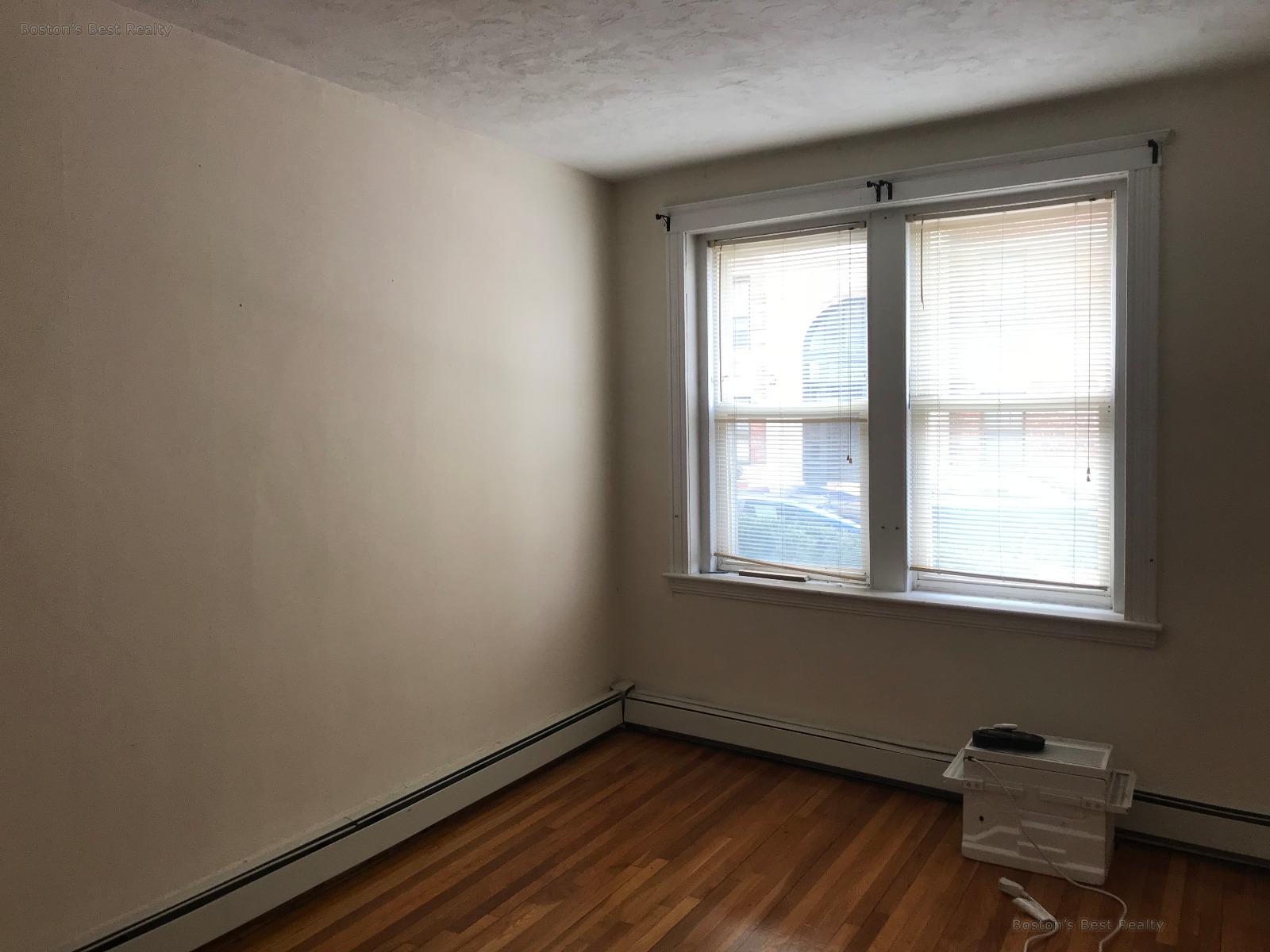 1 split bed, 1 bath apartment for rent at 17 Lothian Rd Unit 101, Brighton — photo 5 of 8