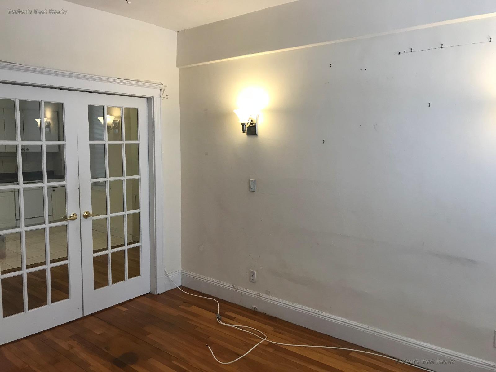 1 split bed, 1 bath apartment for rent at 17 Lothian Rd Unit 101, Brighton — photo 6 of 8