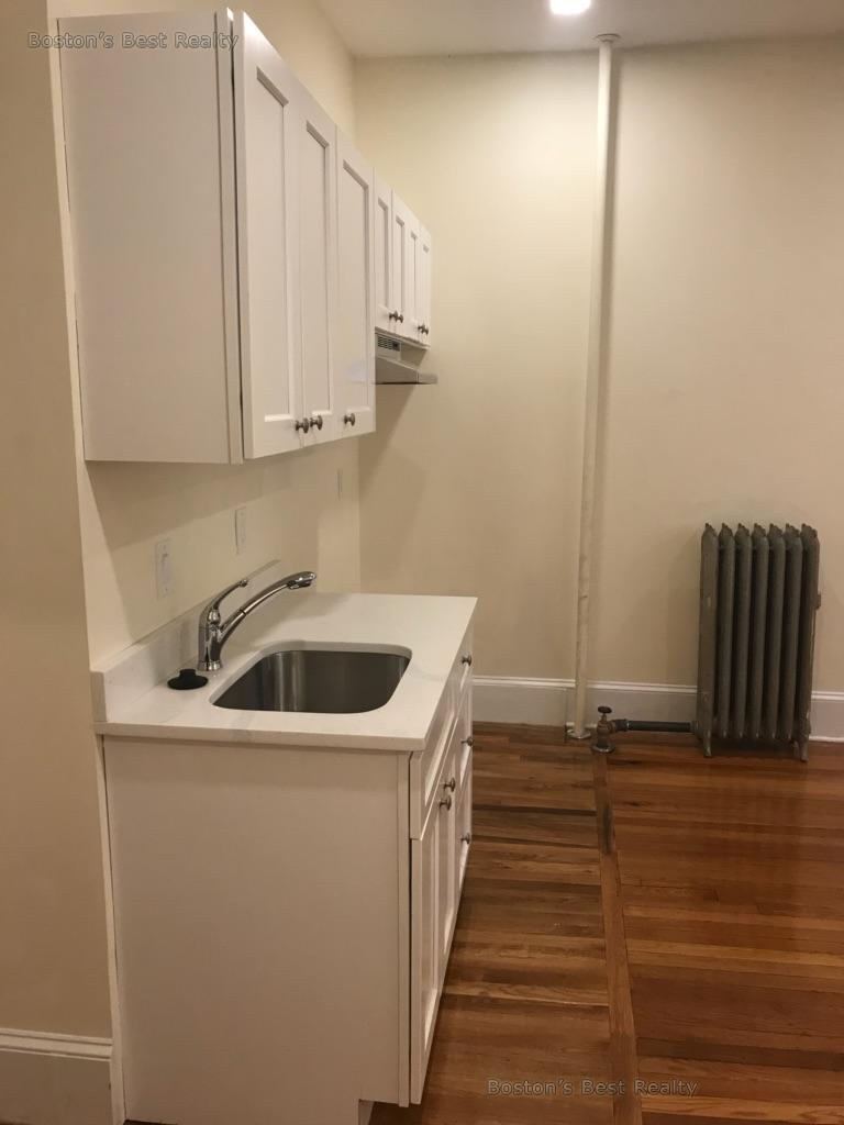 Studio bed, 1 bath apartment for rent at 11 Englewood Ave Unit 5, Coolidge Corner — photo 5 of 6