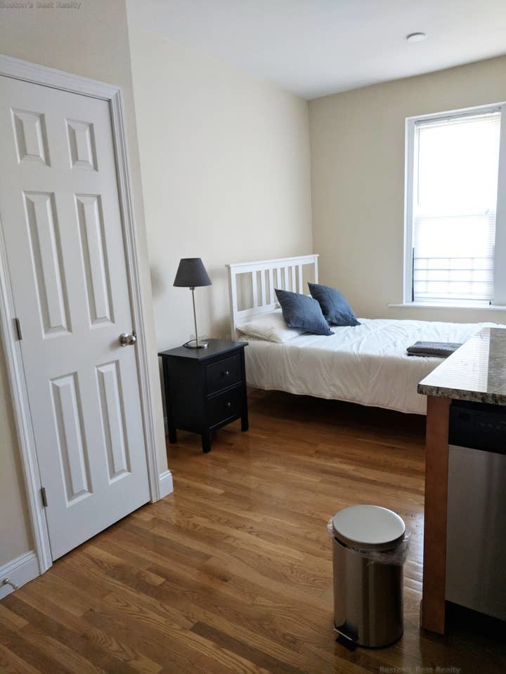 Studio bed, 1 bath apartment for rent at 211 Harvard Ave Unit 1, Brighton — photo 2 of 3