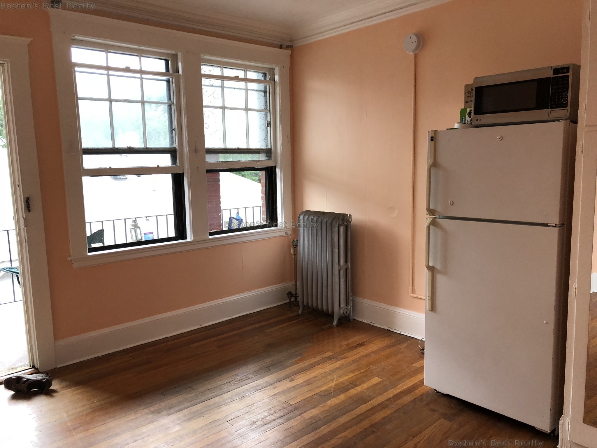 Studio bed, 1 bath apartment for rent at 22 Chiswick Rd Unit 16, Brighton — photo 3 of 6