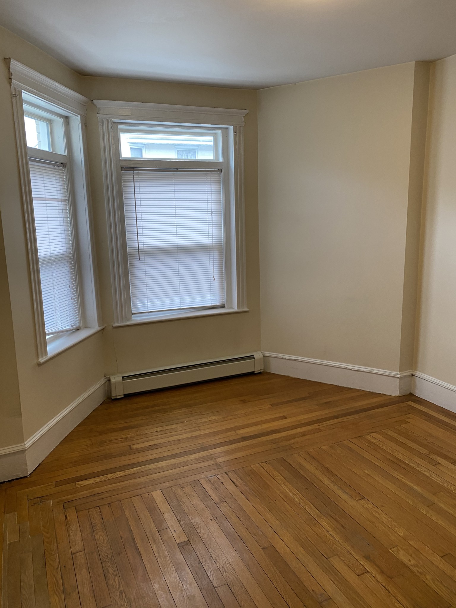 3 bed, 2 bath apartment for rent at 19 Chester St Unit 1, Allston — photo 2 of 3