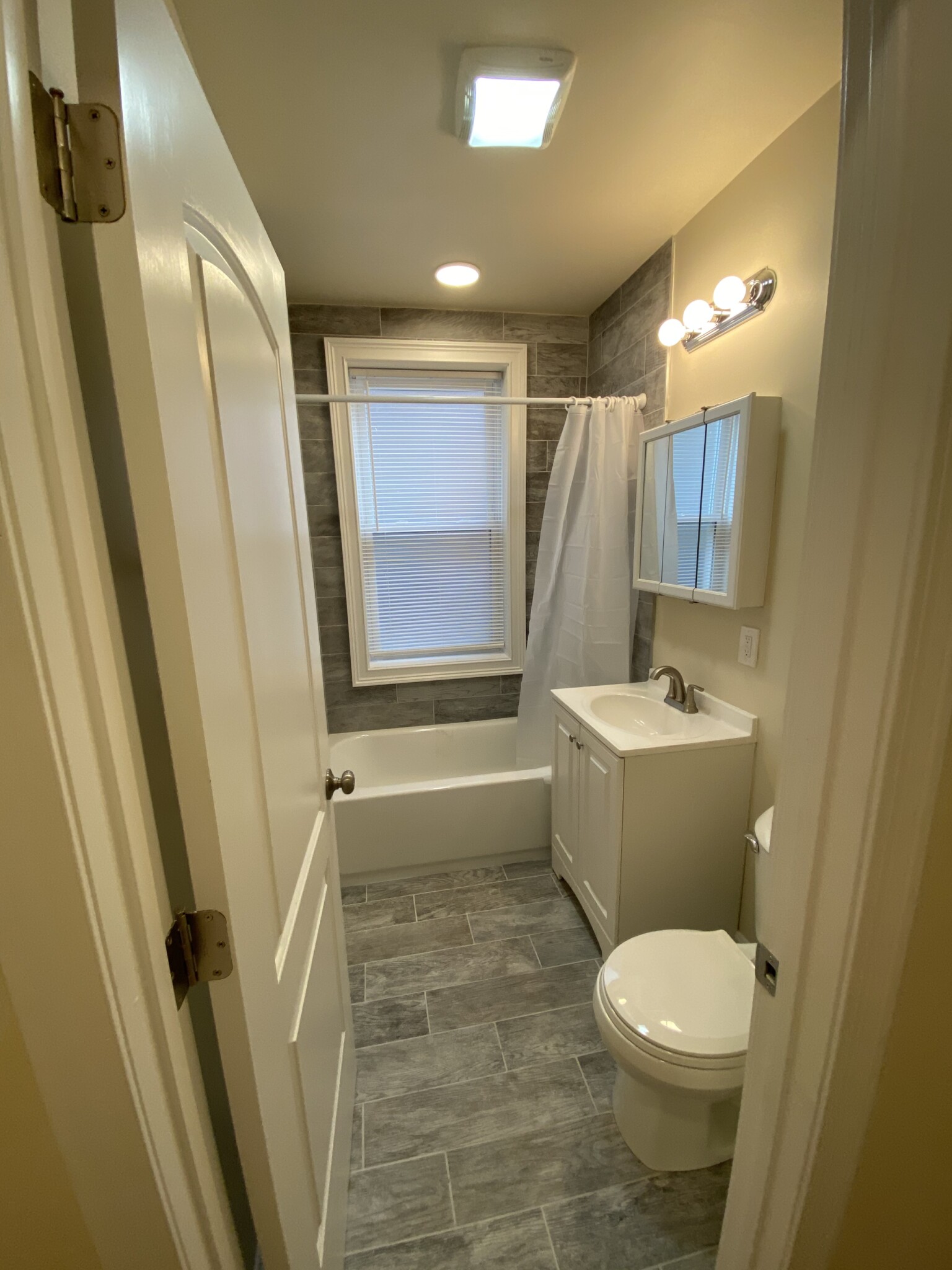 Studio bed, 1 bath apartment for rent at 211 Harvard Ave Unit 7, Allston — photo 2 of 2