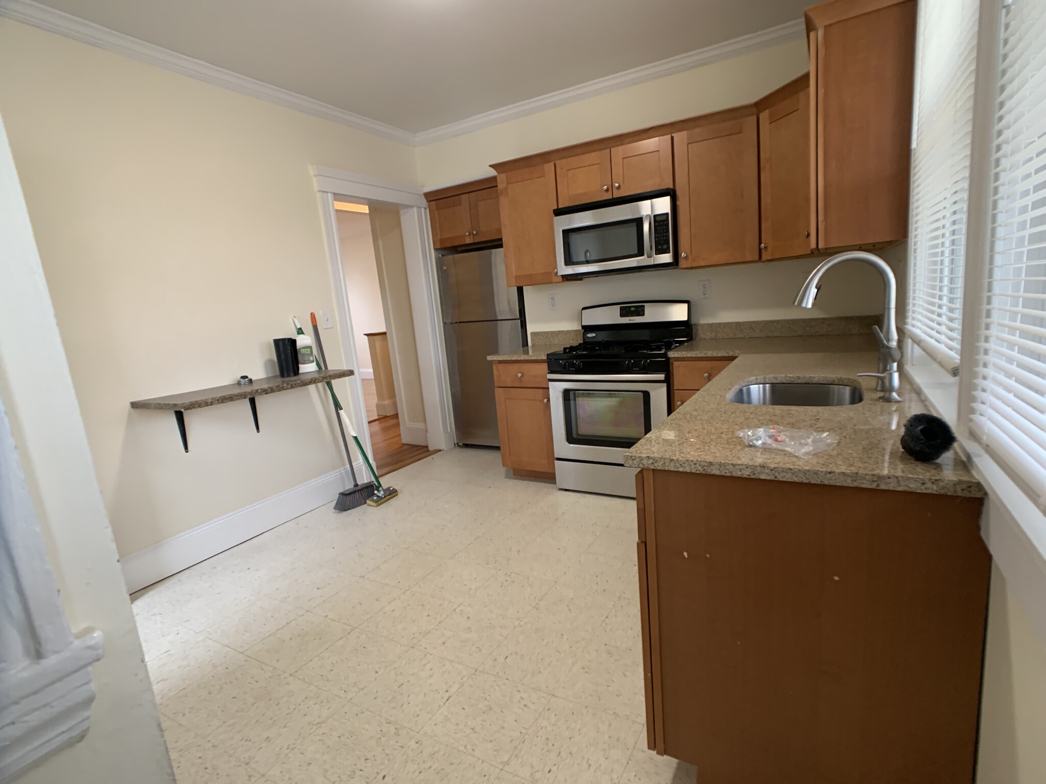 2 bed, 1 bath apartment for rent at 88 Wallingford Rd Unit 2, Brighton — photo 3 of 9