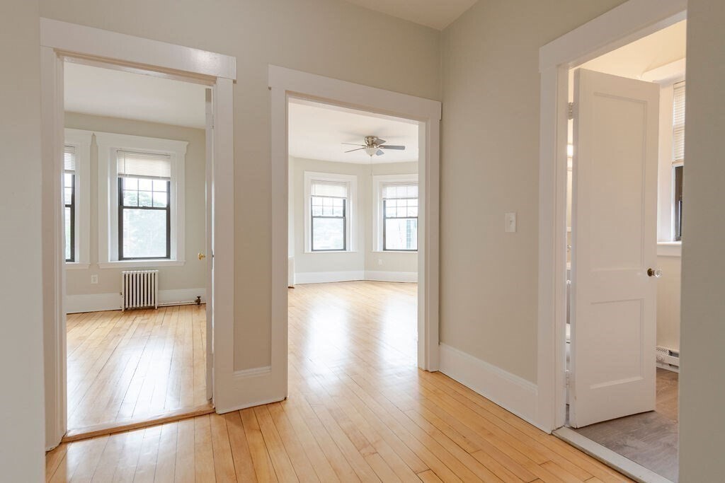 3 bed, 1 bath apartment for rent at 1161 Commonwealth Ave Unit 3, Allston — photo 3 of 9