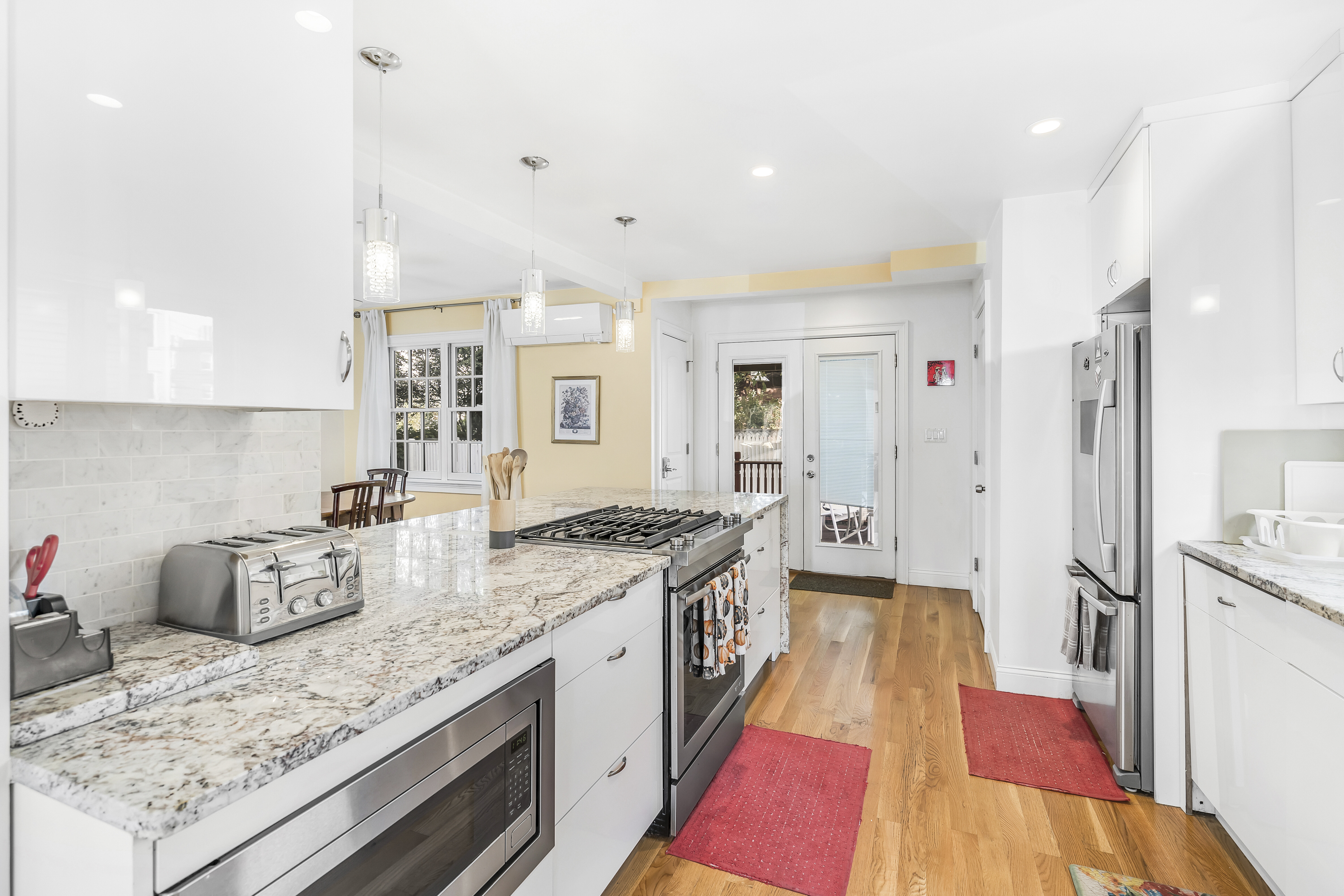 4 bed, 2.5 bath apartment for rent at 12 Bradbury St Unit 12, Allston — photo 13 of 30
