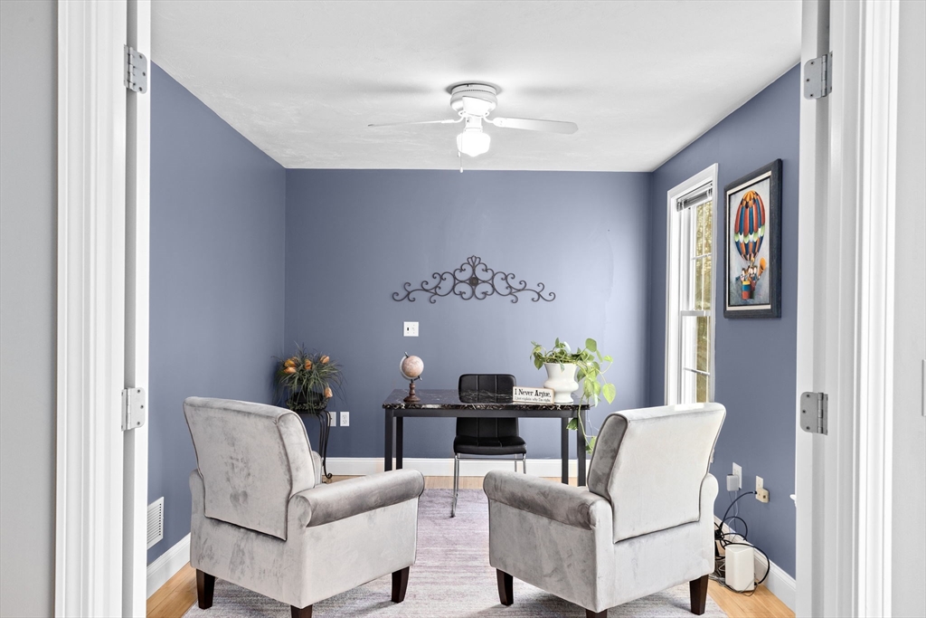 13 King Philip Way, East Freetown
