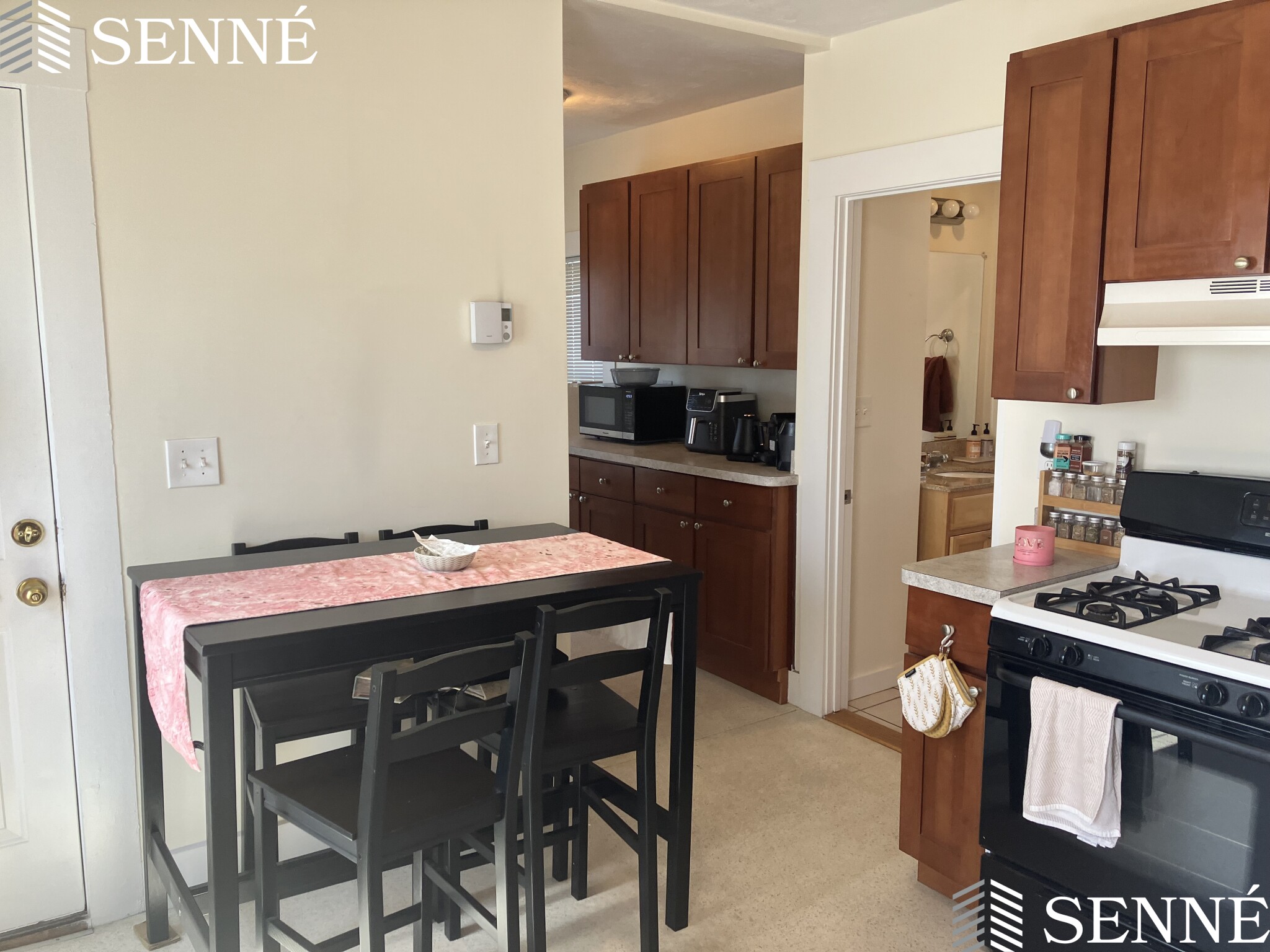 42 Derby St, Somerville