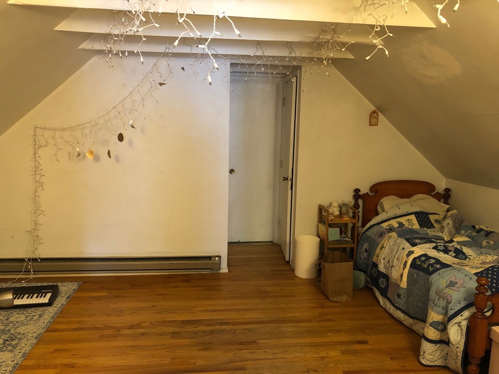 40 Montfern Ave, Oak Square