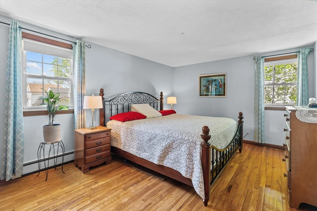 182 Safford St, Quincy