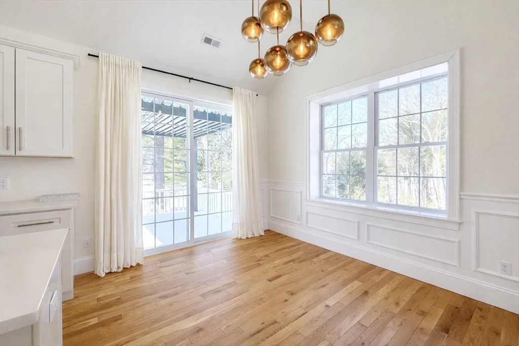 261 Main St, Shrewsbury