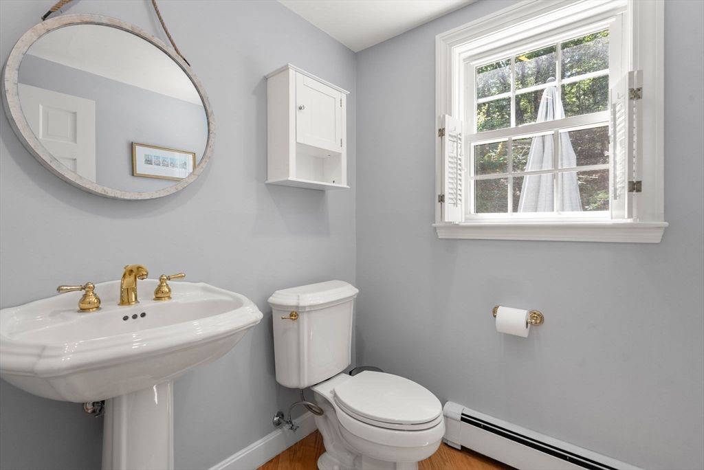 26 Cedar Hill Rd, Dover