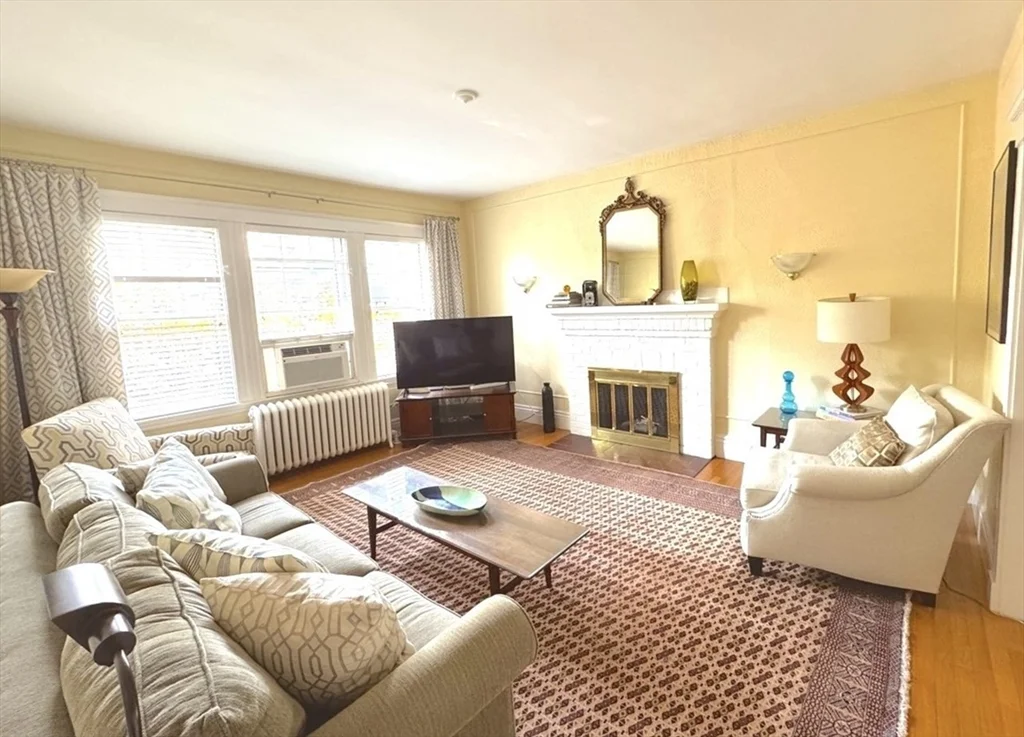 82 Stearns Rd, Coolidge Corner