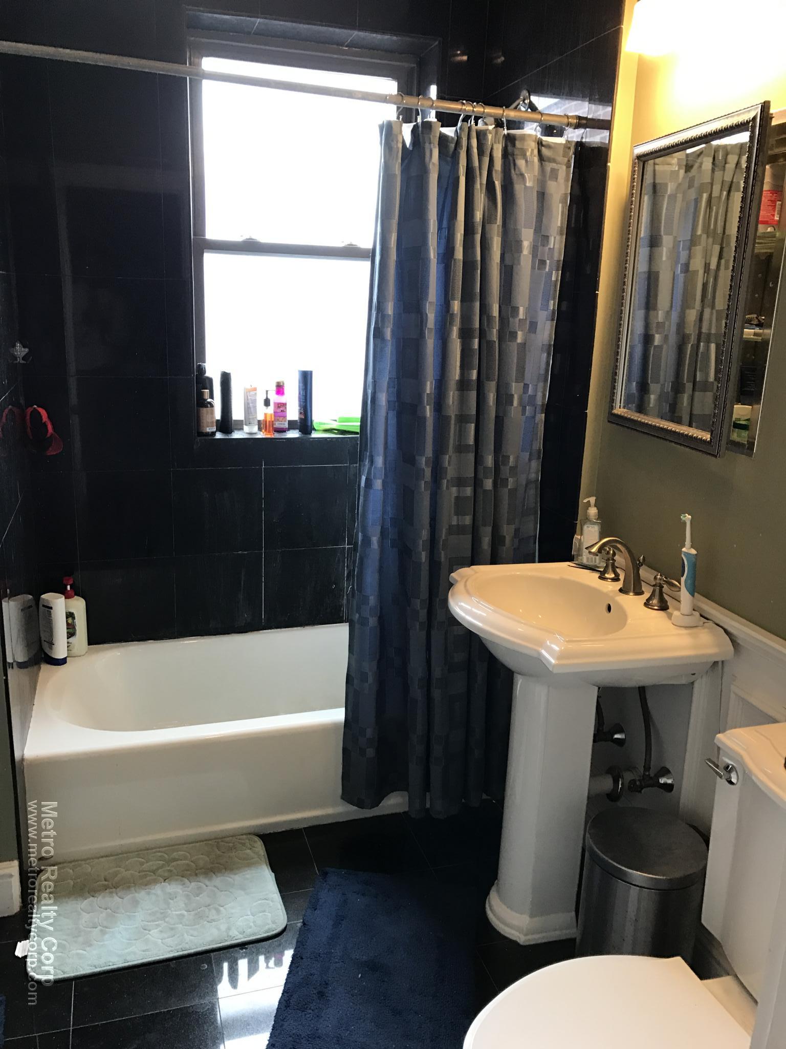 12 Greenway Ct, Coolidge Corner