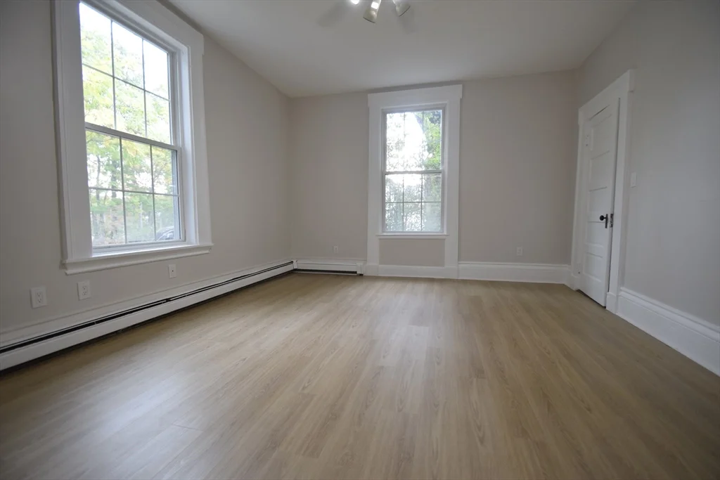 24 Saint James St, Newton