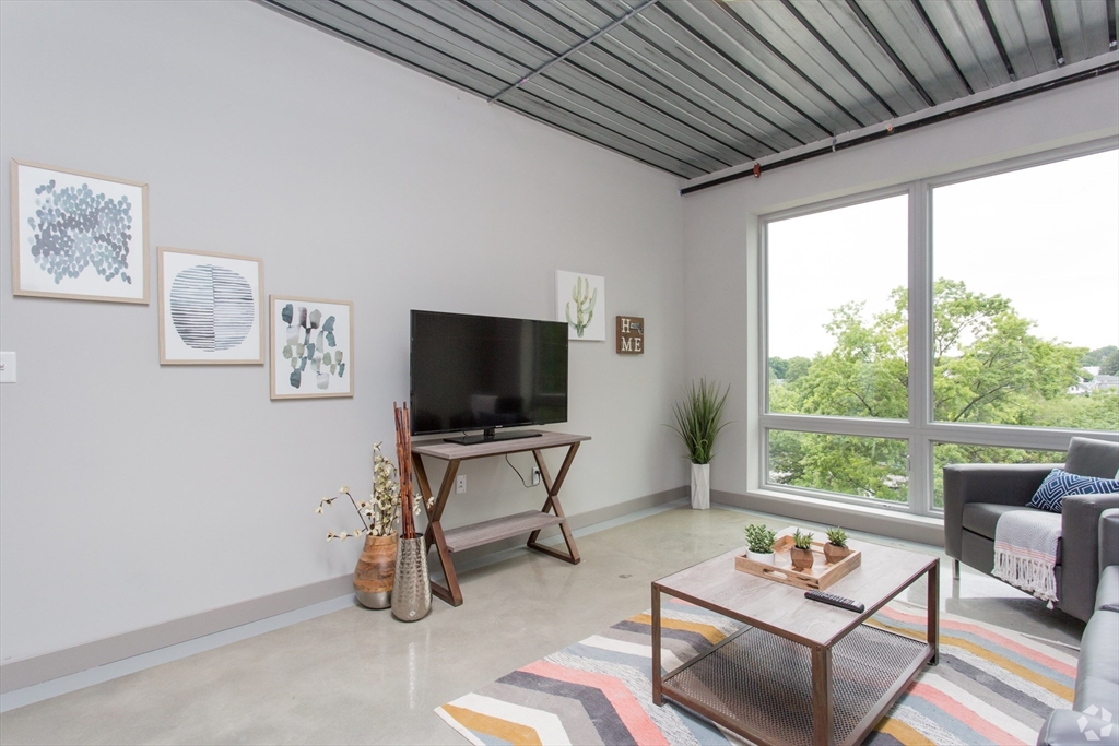 1 Merrimack Plaza, Lowell