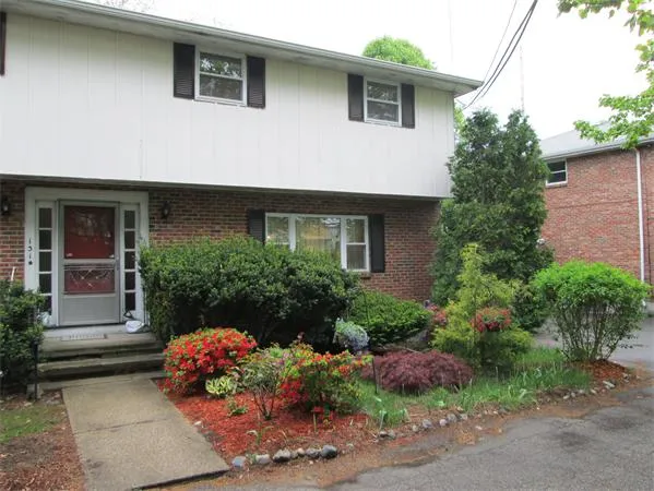 129 Gould St, Needham Heights