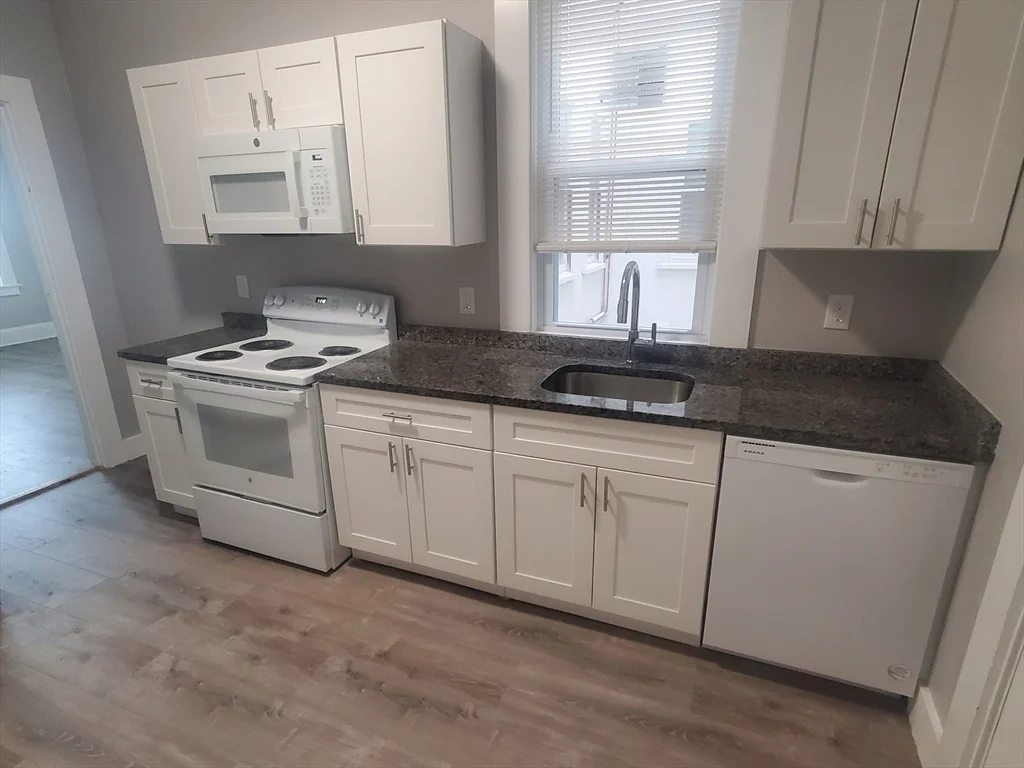 738 Washington St, Norwood