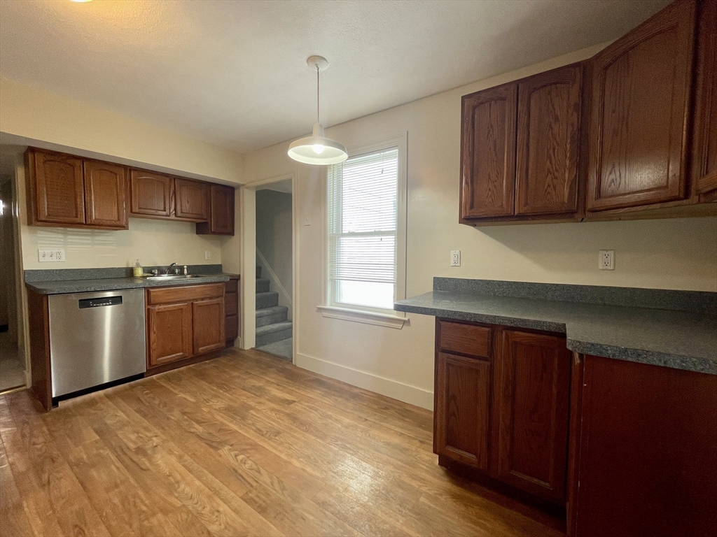 25 Oakland St, Newton