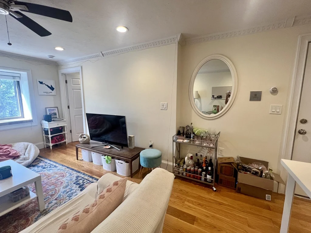 245 E St, South Boston