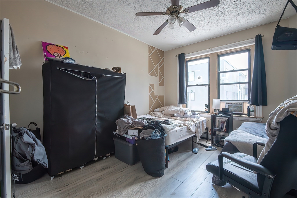 5 Linden St, Allston