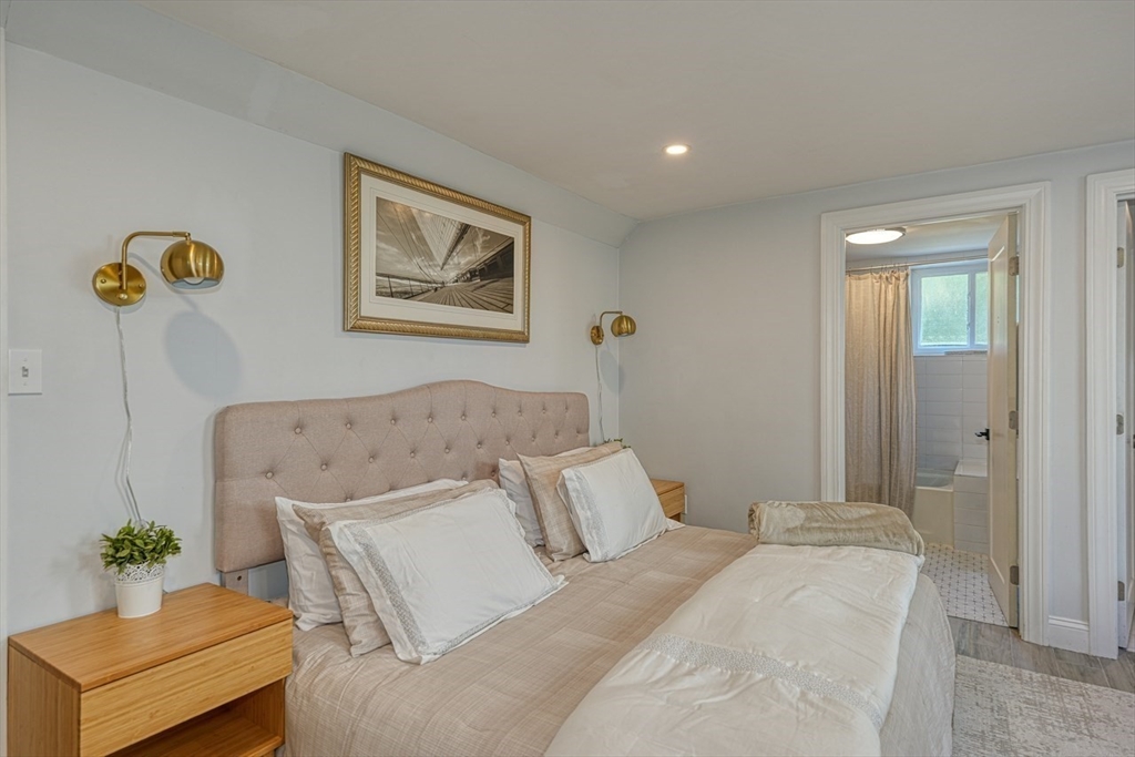 21 Fessenden Rd, Arlington