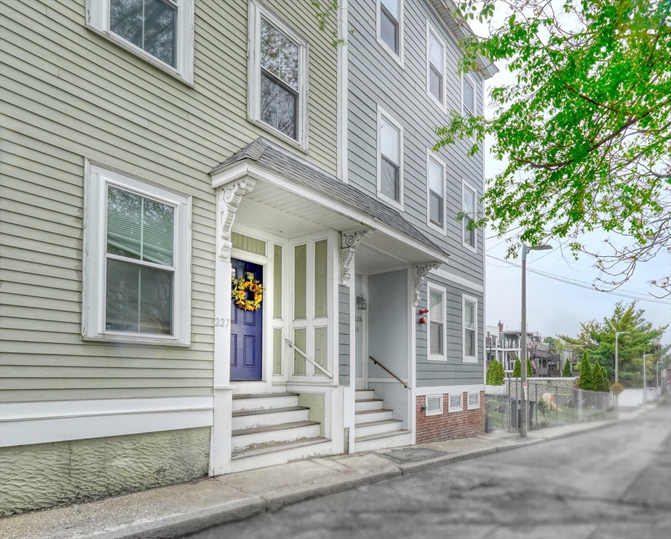 227 Bowen St, South Boston