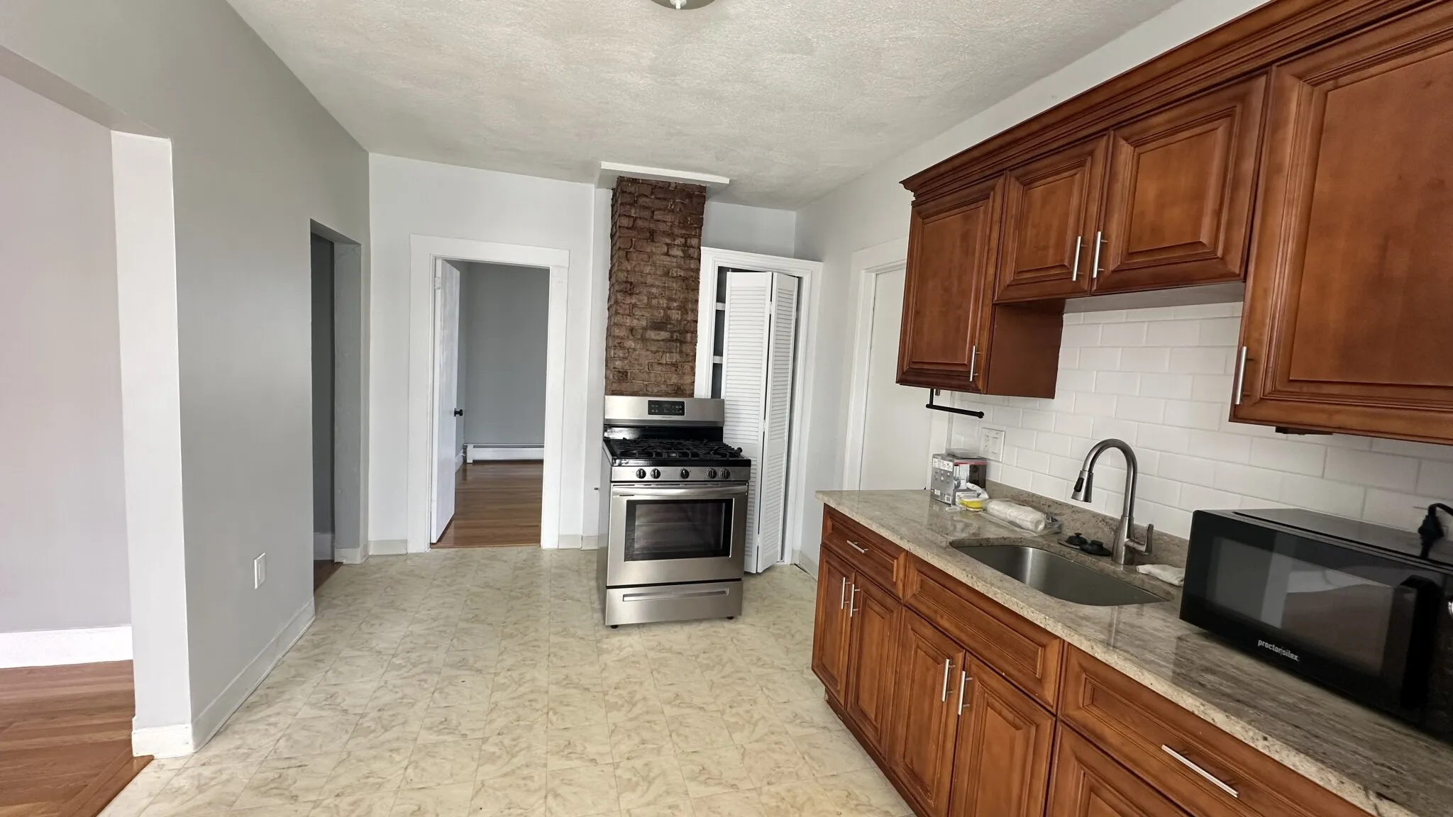 66 Morton Ave, South Medford