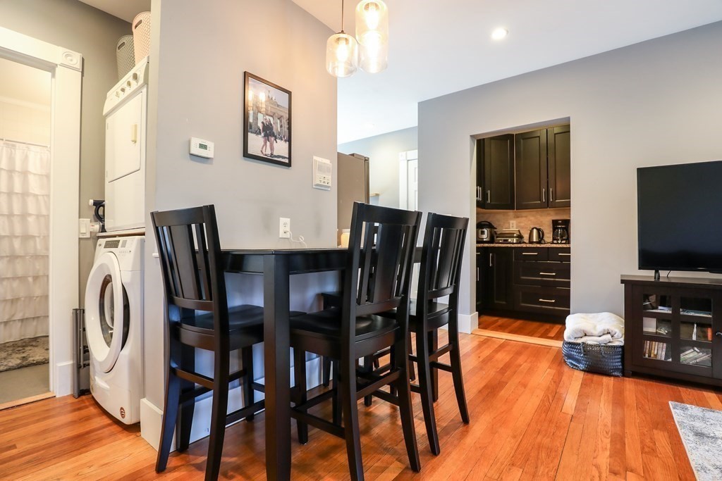 1718 Commonwealth Ave, Brighton