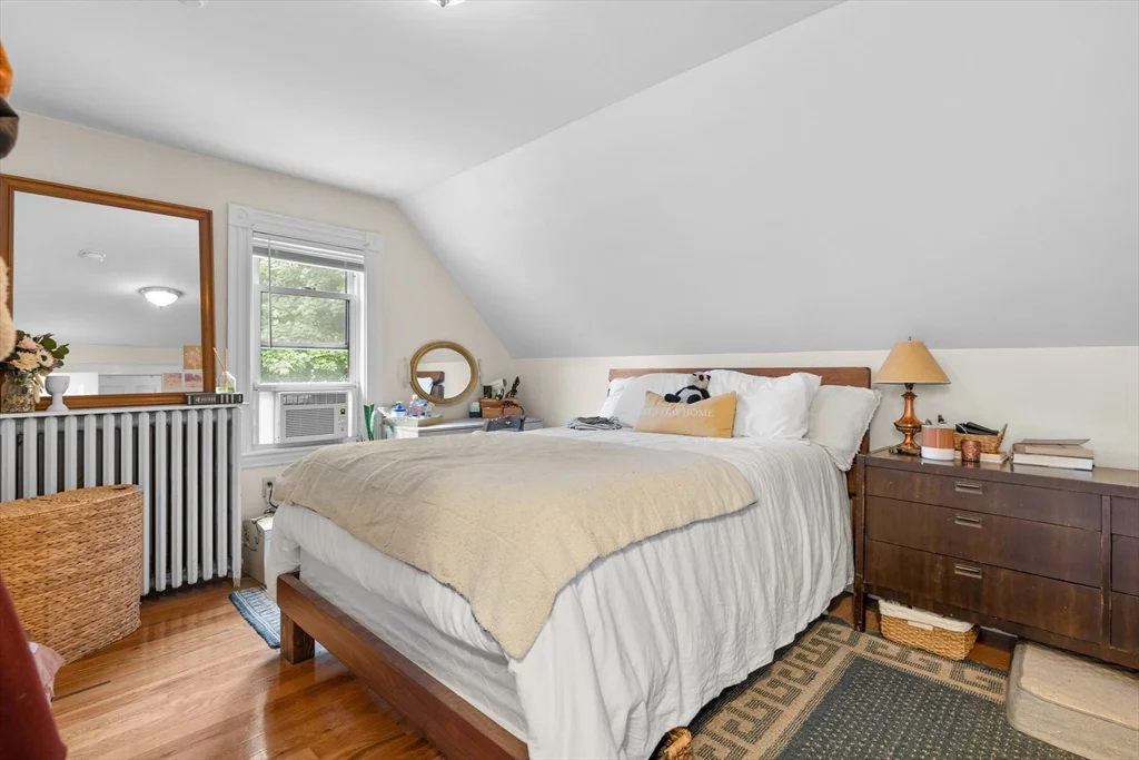 5 Wenham St, Jamaica Plain