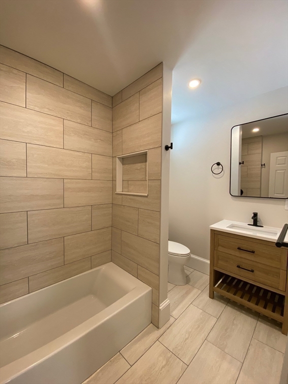 7 Kenney, Jamaica Plain