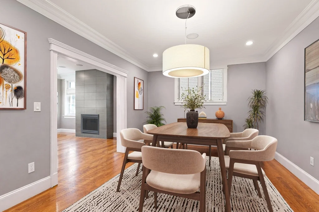 16 Zamora, Jamaica Plain