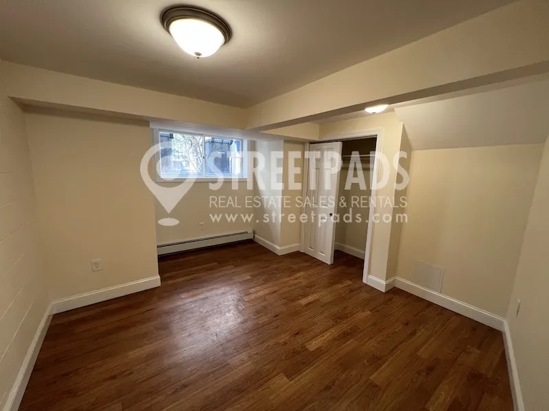 381 Harvard St, Mid-Cambridge