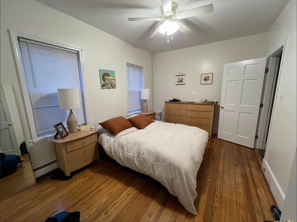 90 Park Ave, Strawberry Hill