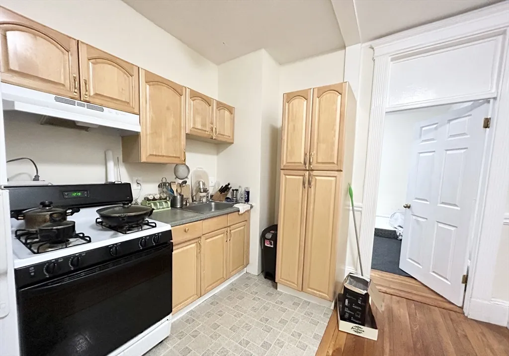 39 Hemenway St, Boston