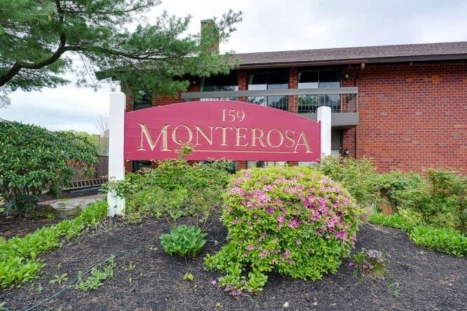 159 Main St, Stoneham