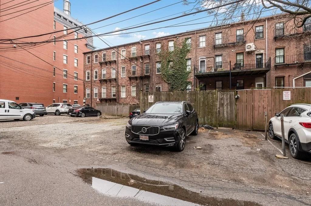 102 E Brookline, South End