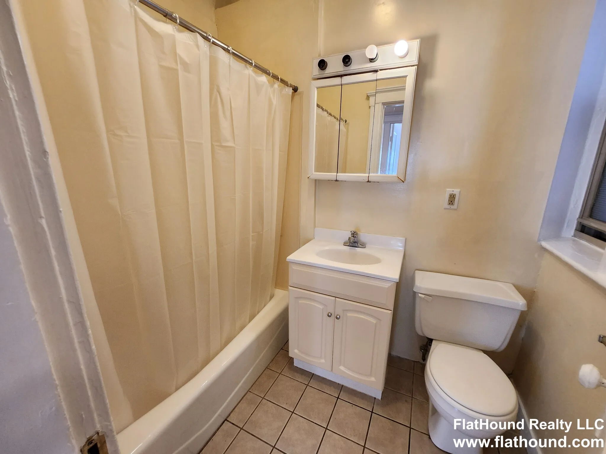 25 Queensberry St, Fenway