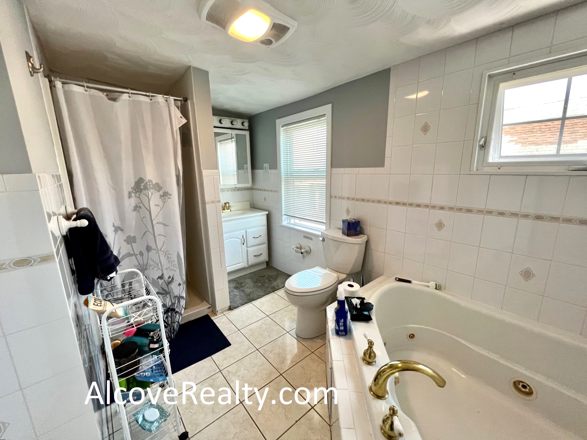 37 Sterling St, West Somerville