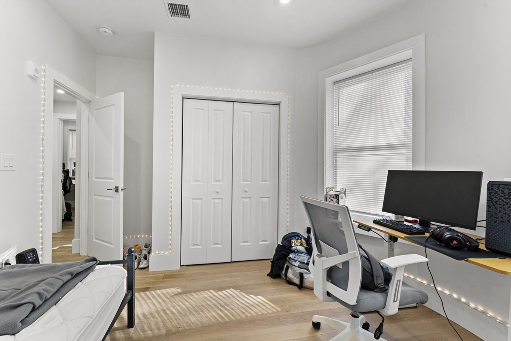 97 Hillside St, Mission Hill