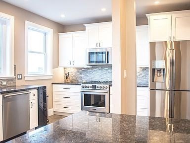 43 Old Harbor St, South Boston