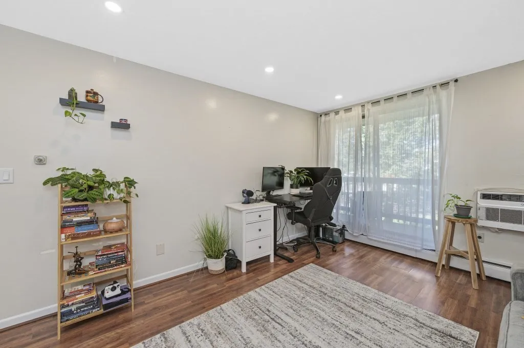 144 Kenrick St, Oak Square