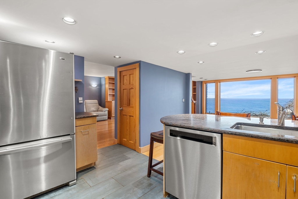 331 Granite St, Folly Cove